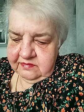 HapinessLovee online show from 04-28-26, 07:46