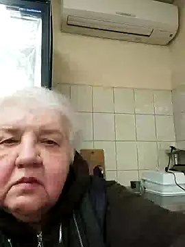 Snapshot of HapinessLovee chatting on 12-23-25, 06:23 HapinessLovee online show from 12-23-25, 06:23