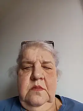 HapinessLovee online show from 04-20-26, 01:24
