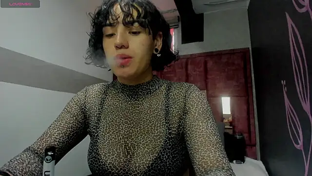 Kiara Fox   online show from 04-17-26, 09:17