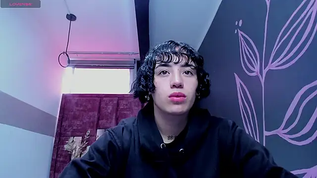 Kiara Fox   online show from 03-12-26, 08:13