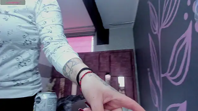 Kiara Fox   online show from 04-11-26, 08:56