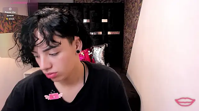 Kiara Fox   online show from 01-15-26, 12:30