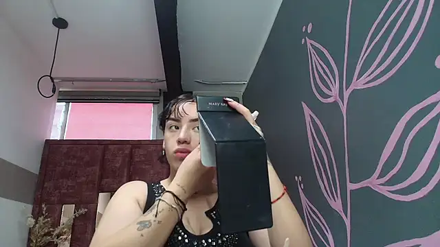 Kiara Fox   online show from 04-30-26, 08:38