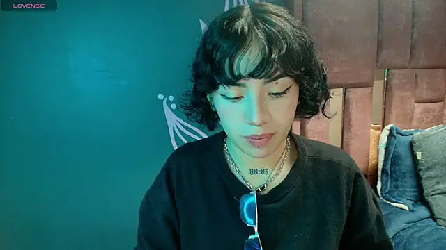 Kiara Fox   online show from 05-14-26, 09:34