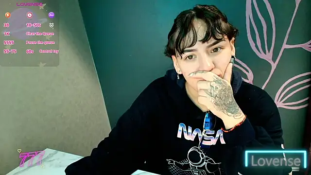 Kiara Fox   online show from 05-20-26, 12:13