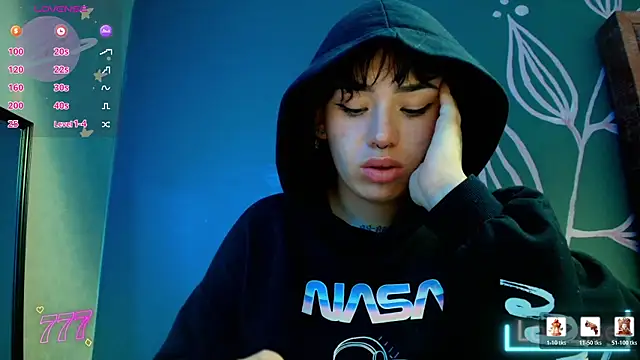 Kiara Fox   online show from 05-21-26, 12:19