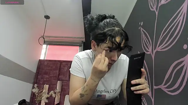 Kiara Fox   online show from 03-25-26, 09:24