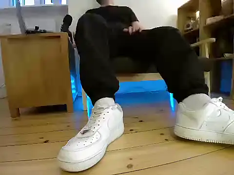 Snapshot of jonas_camboy chatting on 01-06-26, 02:32 jonas camboy online show from 01-06-26, 02:32