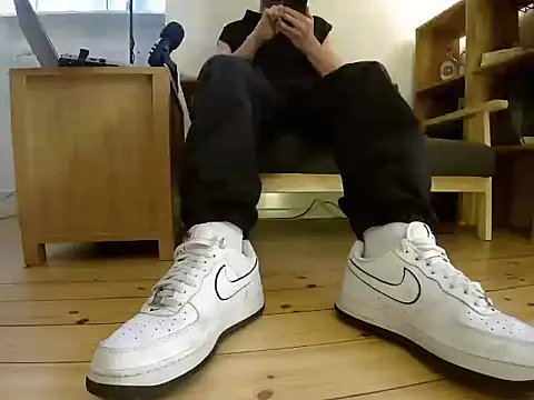 Snapshot of jonas_camboy chatting on 02-01-26, 01:42 jonas camboy online show from 02-01-26, 01:42