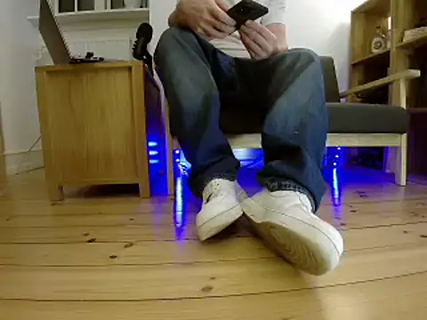 Snapshot of jonas_camboy chatting on 01-12-26, 04:14 jonas camboy online show from 01-12-26, 04:14