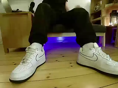 Snapshot of jonas_camboy chatting on 12-20-25, 03:59 jonas camboy online show from 12-20-25, 03:59