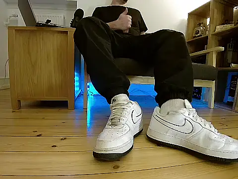 Snapshot of jonas_camboy chatting on 12-21-25, 02:30 jonas camboy online show from 12-21-25, 02:30