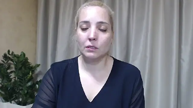 Snapshot of sweetpussy chatting on 06-04-26, 03:49 sweetpussy online show from 06-04-26, 03:49