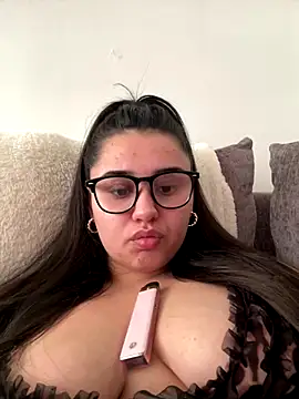 Wild Busty Niyah XX online show from 01-07-26, 12:21