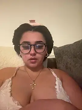 Snapshot of Wild_Busty_Niyah_XX chatting on 06-10-26, 08:54 Wild Busty Niyah XX online show from 06-10-26, 08:54