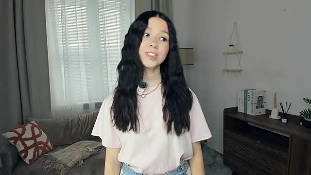 LonaLongsdorf online show from 01-11-26, 08:10