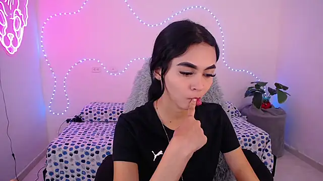 Sofia tgn online show from 05-15-26, 06:39