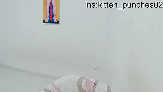 Snapshot of kiten_punchs02 chatting on 01-11-26, 11:33 kiten punchs02 online show from 01-11-26, 11:33