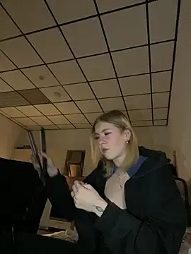 Milly-Kiss online show from 01-07-26, 07:41