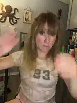 Snapshot of alluringpixie chatting on 05-23-26, 03:33 alluringpixie online show from 05-23-26, 03:33