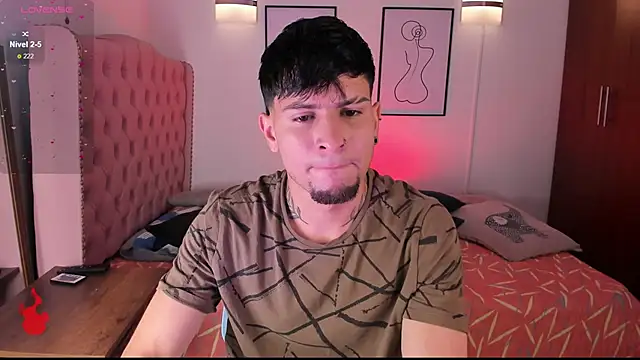 vaalentiino online show from 02-08-26, 01:14