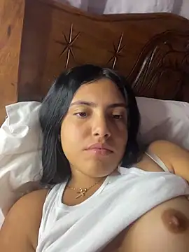 Snapshot of _Laurentt_ chatting on 04-05-26, 02:18 Laurentt online show from 04-05-26, 02:18