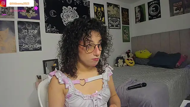 Snapshot of little__ammy chatting on 04-19-26, 02:23 little ammy online show from 04-19-26, 02:23