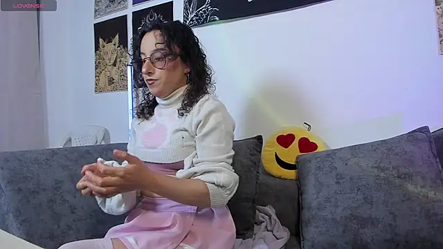 Snapshot of little__ammy chatting on 06-11-26, 11:13 little ammy online show from 06-11-26, 11:13