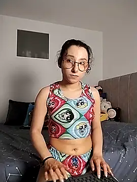 Snapshot of little__ammy chatting on 12-21-25, 03:19 little ammy online show from 12-21-25, 03:19