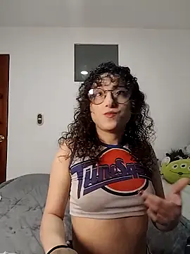 Snapshot of little__ammy chatting on 02-05-26, 02:07 little ammy online show from 02-05-26, 02:07