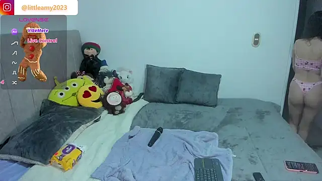 Snapshot of little__ammy chatting on 01-06-26, 02:59 little ammy online show from 01-06-26, 02:59