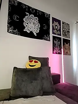 Snapshot of little__ammy chatting on 04-30-26, 10:25 little ammy online show from 04-30-26, 10:25