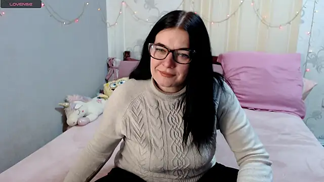 Snapshot of SashaBond chatting on 01-10-26, 12:33 SashaBond online show from 01-10-26, 12:33