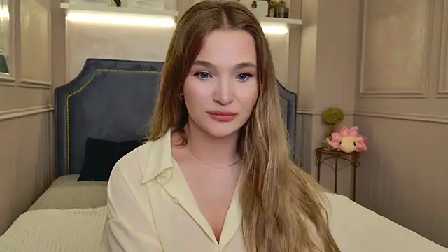 Lina Sinerz online show from 06-12-26, 08:50