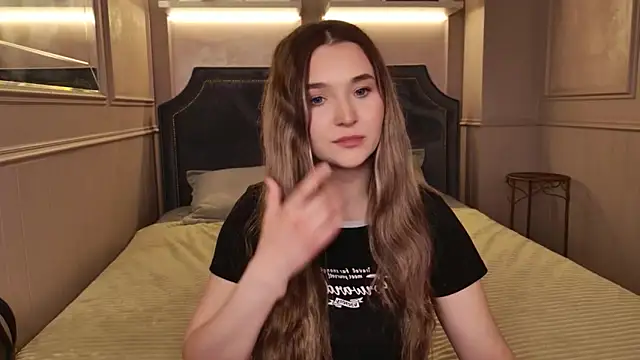 Lina Sinerz online show from 03-18-26, 08:53