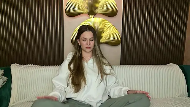 Lina Sinerz online show from 05-03-26, 08:34
