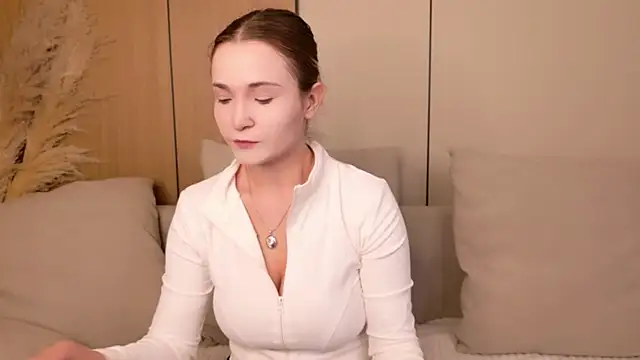 Lina Sinerz online show from 06-25-26, 04:01