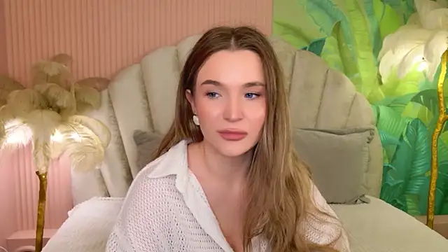 Lina Sinerz online show from 05-31-26, 05:08