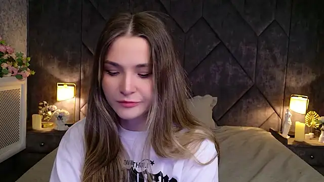 Lina Sinerz online show from 04-17-26, 08:22