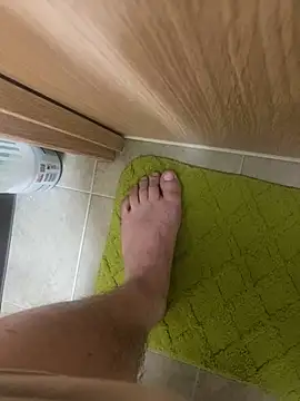 hairylittledic online show from 07-05-26, 11:11