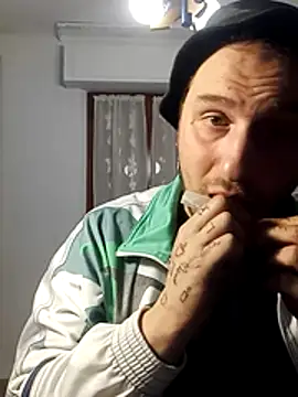 Snapshot of barbone15 chatting on 02-21-26, 08:11 barbone15 online show from 02-21-26, 08:11