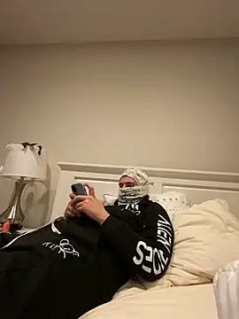 phantom898983 online show from 04-19-26, 07:53