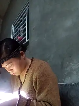 Snapshot of mon-monk chatting on 01-15-26, 01:03 mon-monk online show from 01-15-26, 01:03