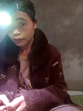 Snapshot of mon-monk chatting on 12-17-25, 01:38 mon-monk online show from 12-17-25, 01:38