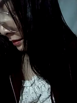 Snapshot of Paerl-sweet chatting on 12-19-25, 01:57 Paerl-sweet online show from 12-19-25, 01:57