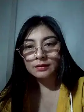 Snapshot of Paerl-sweet chatting on 12-17-25, 12:43 Paerl-sweet online show from 12-17-25, 12:43