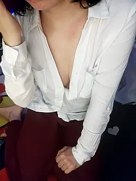 Snapshot of Alone_nothing chatting on 01-19-26, 03:49 Alone nothing online show from 01-19-26, 03:49