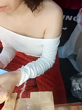 Snapshot of Alone_nothing chatting on 12-19-25, 01:09 Alone nothing online show from 12-19-25, 01:09