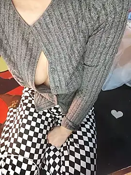 Snapshot of Alone_nothing chatting on 01-09-26, 04:03 Alone nothing online show from 01-09-26, 04:03